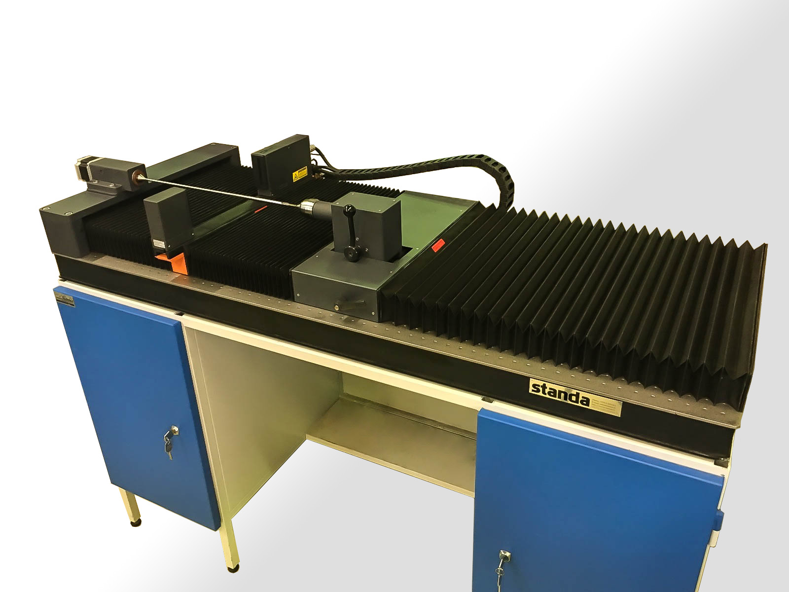 Лазерная контрольно-измерительная система предназначена для прецизионного контроля внешних размеров прутков, валов, трубок, прокатного инструмента и других изделий имеющего форму вала